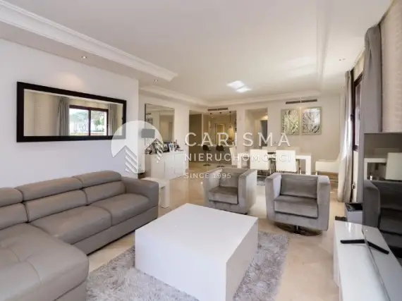 (5) Parterowy apartament z widokiem na ogród w Estepona
