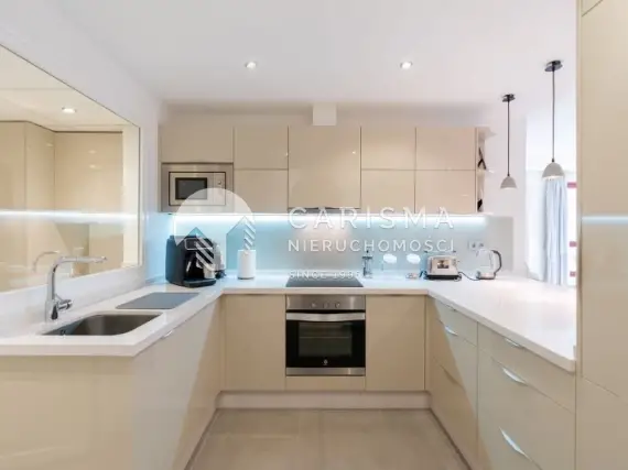 (6) Parterowy apartament z widokiem na ogród w Estepona