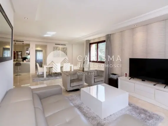 (8) Parterowy apartament z widokiem na ogród w Estepona