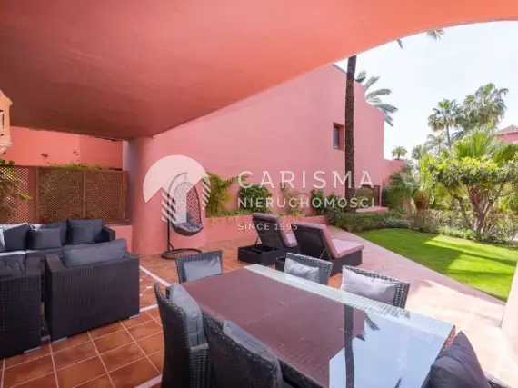 (21) Parterowy apartament z widokiem na ogród w Estepona