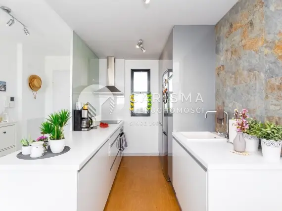 (11) Apartament w La Zenia z widokiem na morze