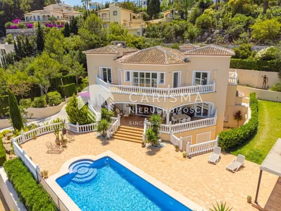 Klasyczna willa z widokiem na morze i górę Montgó, Javea 2
