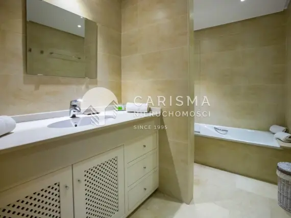 (18) Duży apartament w pobliżu Playa de la Grava, Javea