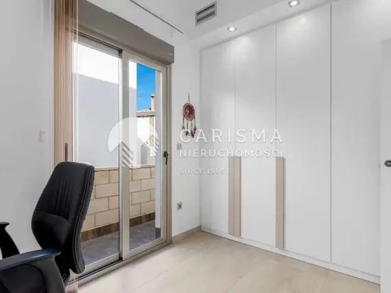 (24) Dom z basenem  i widokiem na morze w Villamartin