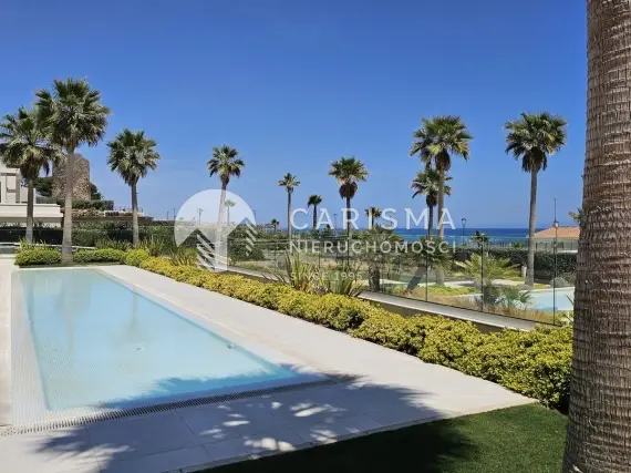 (15) Luksusowy apartament przy plaży gotowy do zamieszkania, Estepona