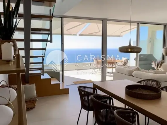 (6) Nowoczesny penthouse ze spektakularnym widokiem na morze