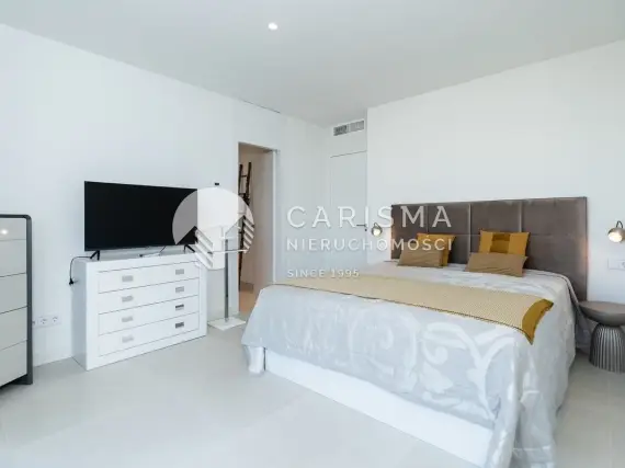 (7) Nowoczesny apartament w prestiżowym kompleksie z udogodnieniami