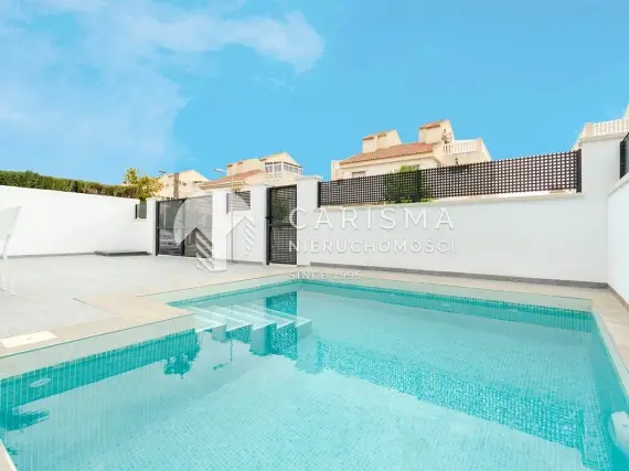 (102) Nowoczesny, ostatni w osiedlu dom na sprzedaż w Torrevieja, Costa Blanca