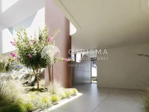 (9) Luksusowy dwupoziomowy penthouse z widokiem na morze