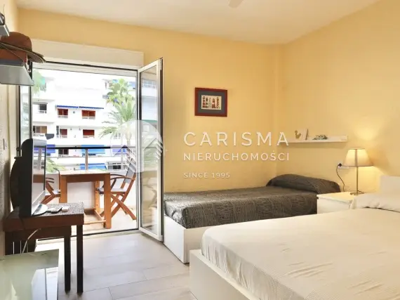 (16) Odremontowany apartament blisko plaży oraz innych dogodności w Javea