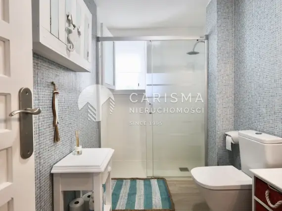 (17) Odremontowany apartament blisko plaży oraz innych dogodności w Javea