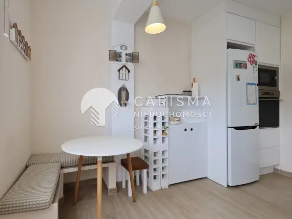 (13) Odremontowany apartament blisko plaży oraz innych dogodności w Javea