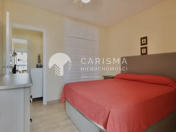 (19) Odremontowany apartament blisko plaży oraz innych dogodności w Javea