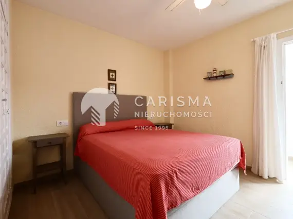 (20) Odremontowany apartament blisko plaży oraz innych dogodności w Javea