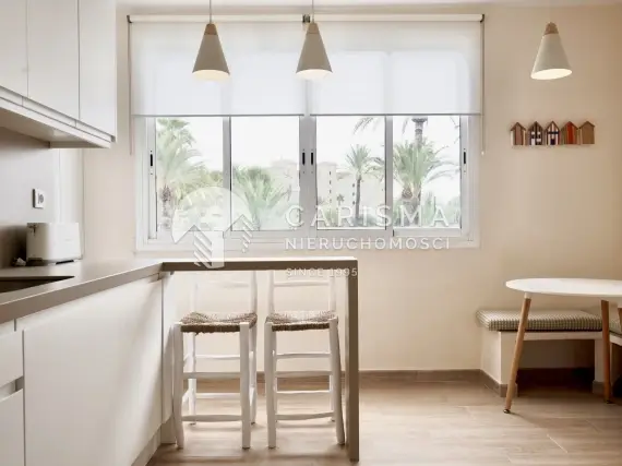 (15) Odremontowany apartament blisko plaży oraz innych dogodności w Javea
