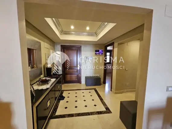 (9) Luksusowy apartament w pierwszej linii brzegowej z widokiem na morze