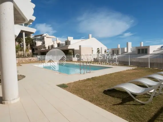 Nowoczesny dwupoziomowy penthouse z panoramicznym widokiem na morze 2