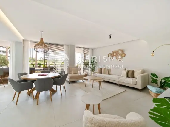 (6) Luksusowy apartament na parterze w pierwszej linii brzegowej