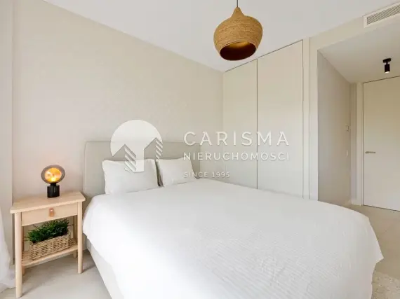 (14) Luksusowy apartament na parterze w pierwszej linii brzegowej