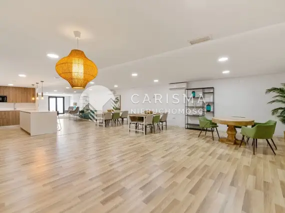 (21) Luksusowy apartament na parterze w pierwszej linii brzegowej