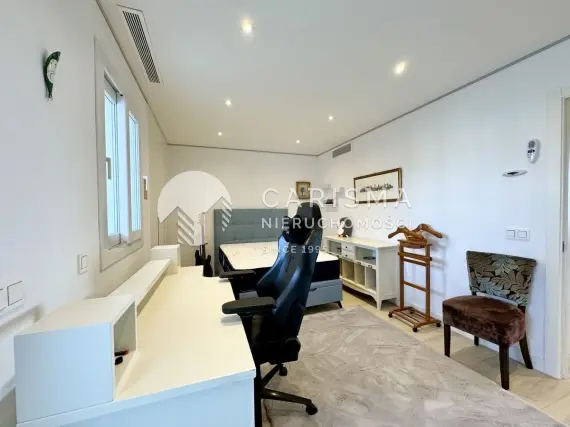 (19) Nowoczesny w pełni odnowiony apartament z widokiem na morze