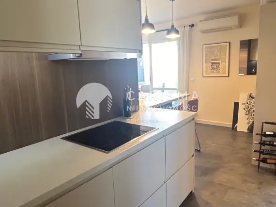 (5) Odremontowany apartament w pierwszej linii brzegowej w Calpe