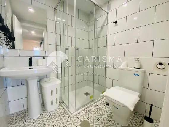 (15) Uroczy apartament z pięknym widokiem na morze blisko plaży