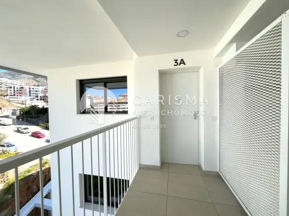 (16) Nowoczesny dwupoziomowy penthouse z widokiem na morze