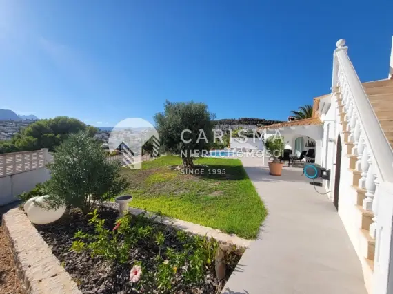 (6) Odremontowana willa z widokiem na morze i Peñon de Ifach w Calpe