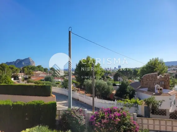 (10) Odremontowana willa z widokiem na morze i Peñon de Ifach w Calpe