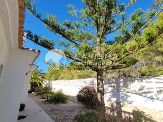(16) Odremontowana willa z widokiem na morze i Peñon de Ifach w Calpe