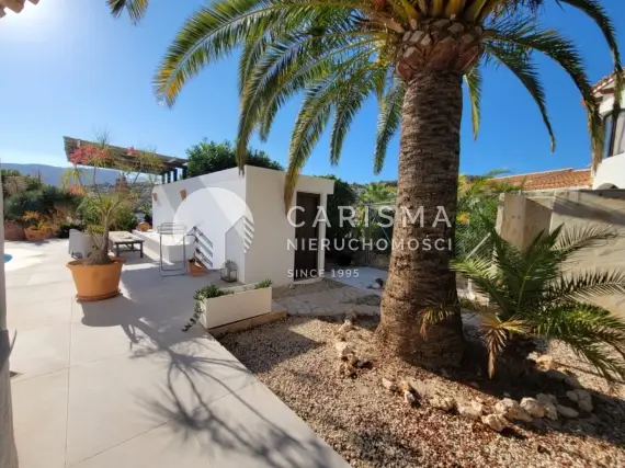 (21) Odremontowana willa z widokiem na morze i Peñon de Ifach w Calpe