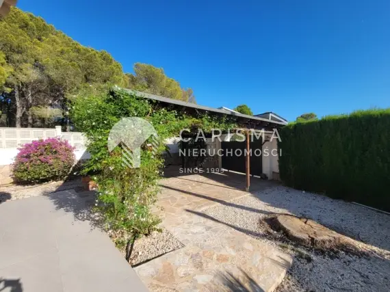 (39) Odremontowana willa z widokiem na morze i Peñon de Ifach w Calpe