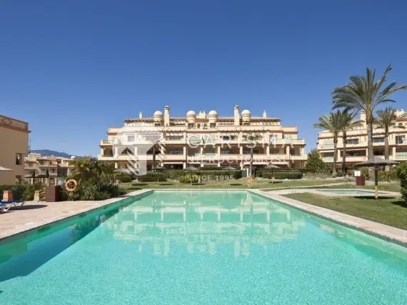Luksusowy apartament przy polu golfowym z widokiem na morze w Los Flamingos, Costa del Sol 2