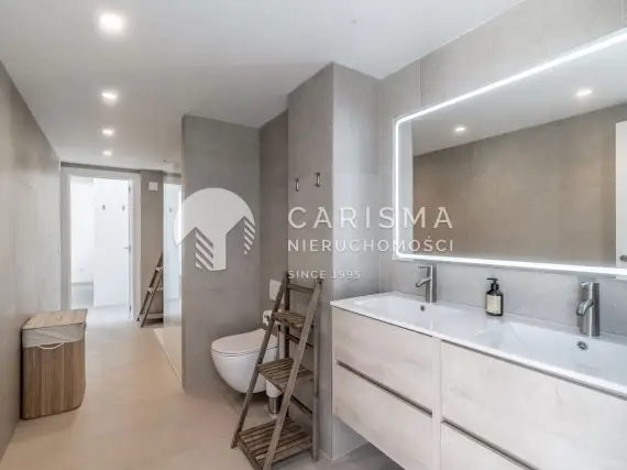 (21) Odnowiony luksusowy penthouse z widokiem na górę La Concha