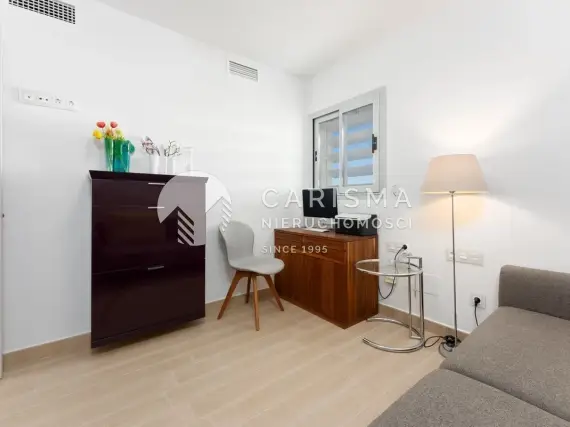 (13) Luksusowy apartament w prestiżowym kompleksie z pięknym widokiem na morze