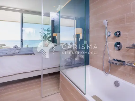 (18) Nowoczesny apartament z panoramicznym widokiem na morze blisko plaży
