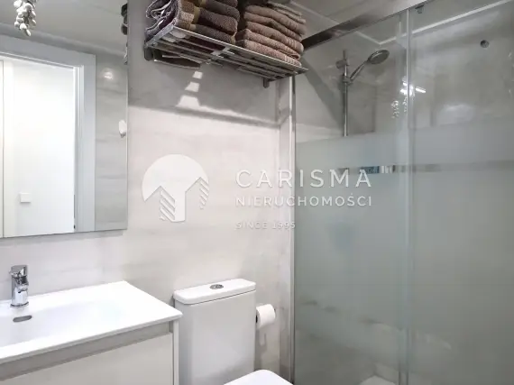 (14) Nowoczesny apartament blisko usług w Javea