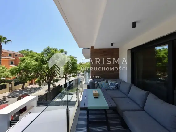 (9) Nowoczesny apartament blisko usług w Javea