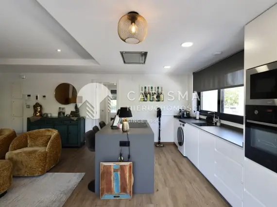 (7) Nowoczesny apartament blisko usług w Javea