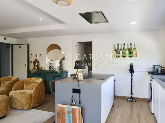 (20) Nowoczesny apartament blisko usług w Javea