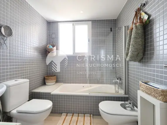 (13) Dwupoziomowy penthouse w pobliżu plaży w Javea