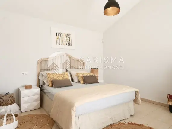 (19) Dwupoziomowy penthouse w pobliżu plaży w Javea