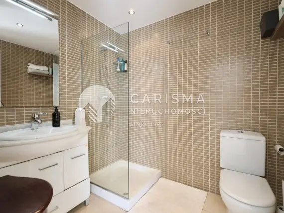 (26) Dwupoziomowy penthouse w pobliżu plaży w Javea