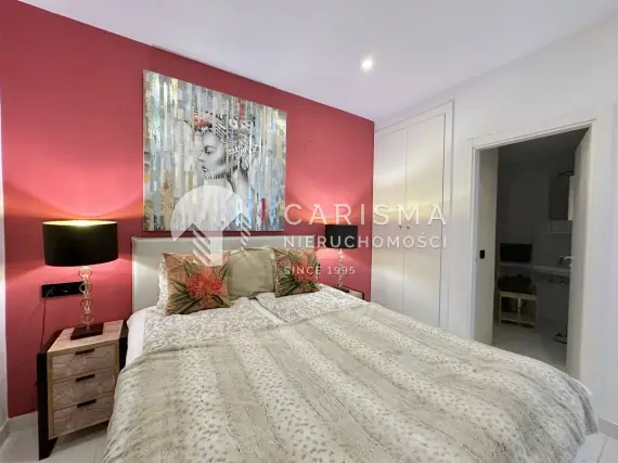 (22) Nowoczesny apartament w prestiżowym kompleksie z widokiem na morze