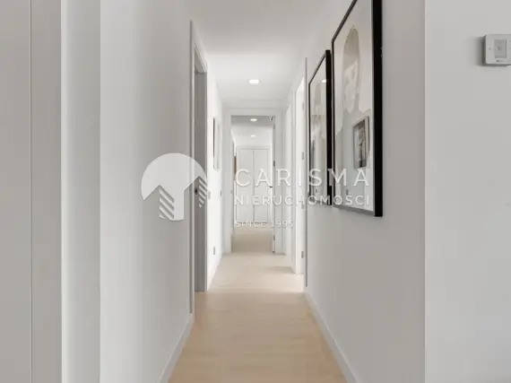 (12) Nowoczesny penthouse w idealnej lokalizacji gotowy do zamieszkania