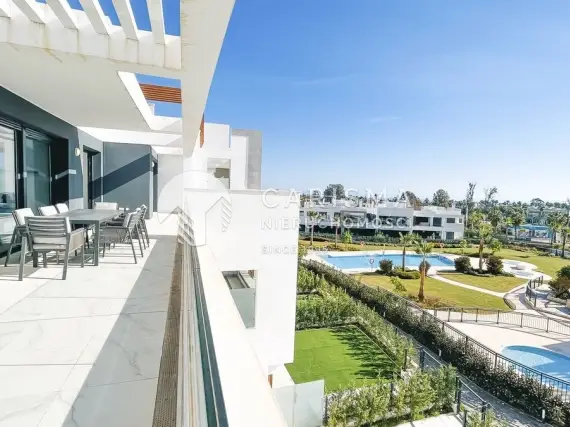 (21) Nowoczesny dwupoziomowy penthouse z panoramicznym widokiem na morze