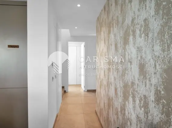 (12) Nowoczesny penthouse z widokiem na morze i góry