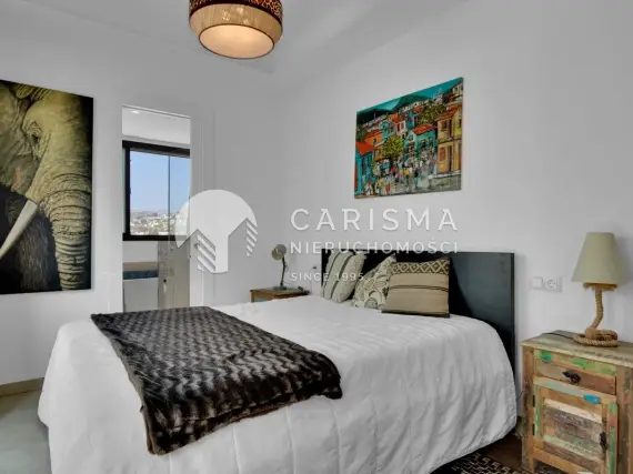(15) Nowoczesny penthouse z widokiem na morze i góry