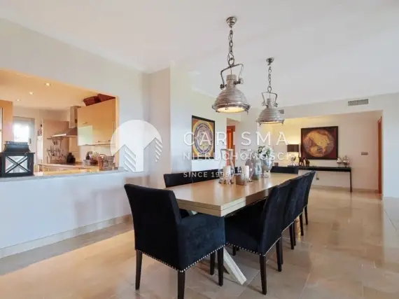 (6) Przestronny parterowy apartament przy polu golfowym